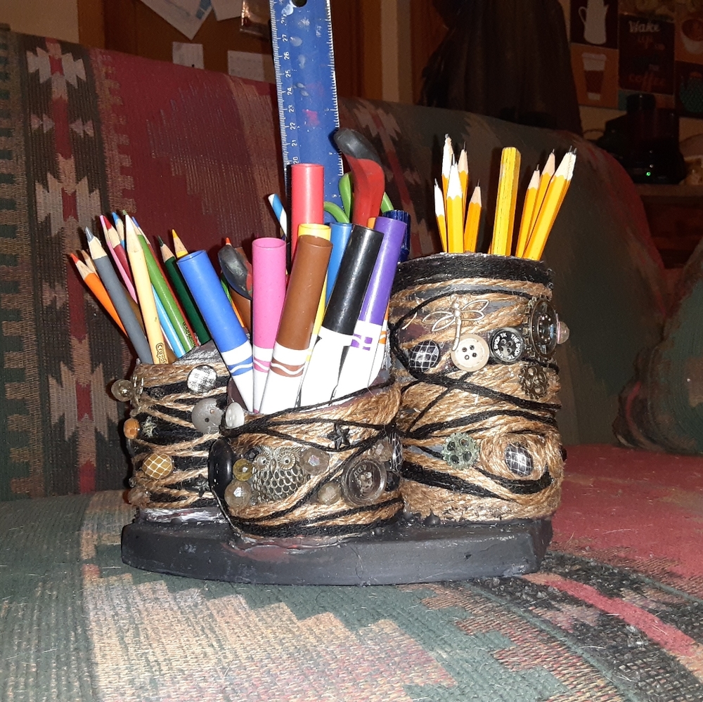 Container - Picture 3 of 7